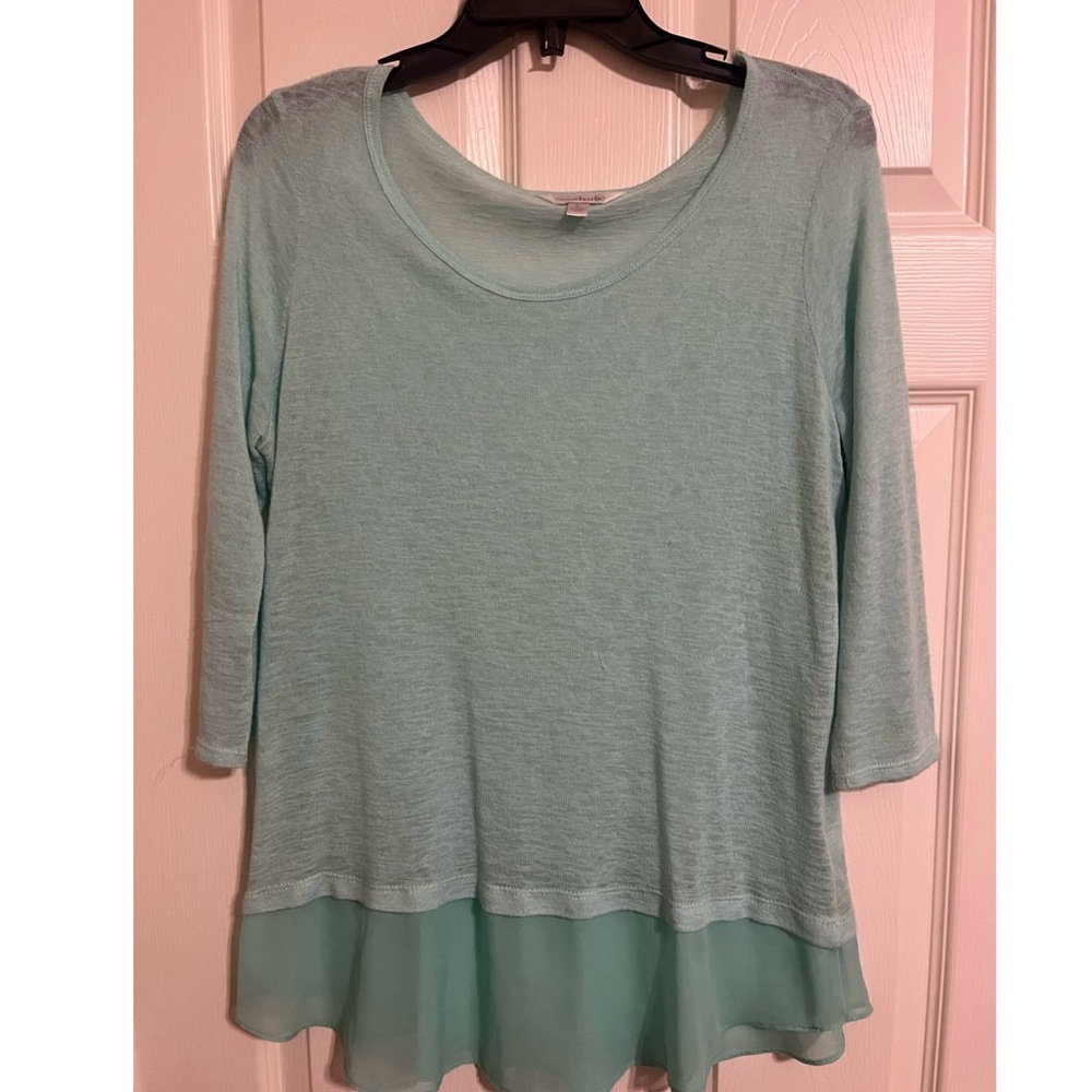 Ladies Mint Green top with ruffle on bottom